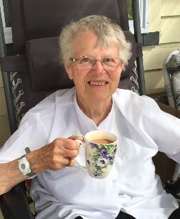 Joan Daphne WARBURTON
